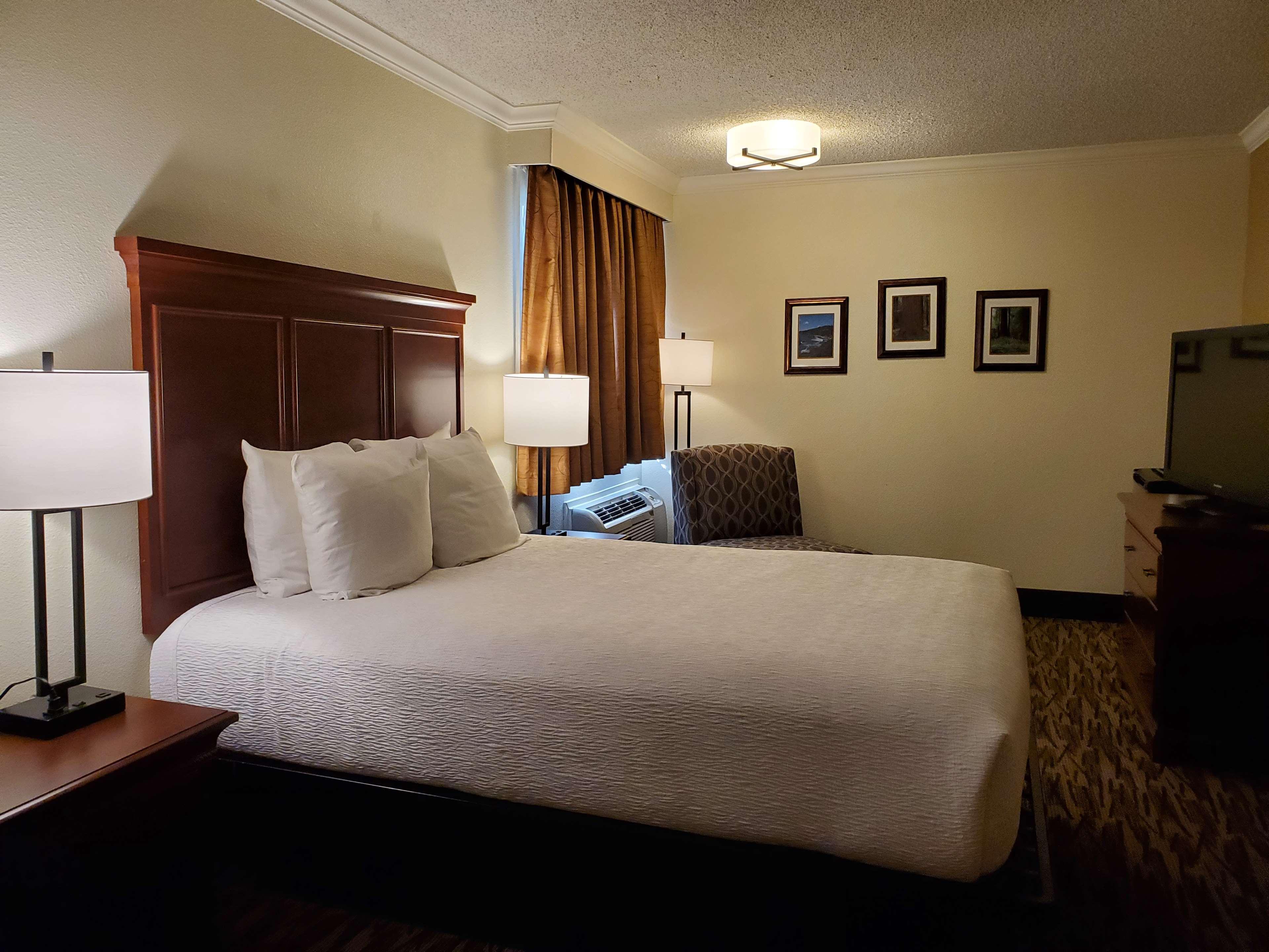 Best Western Plus Humboldt House Inn Garberville Exterior photo