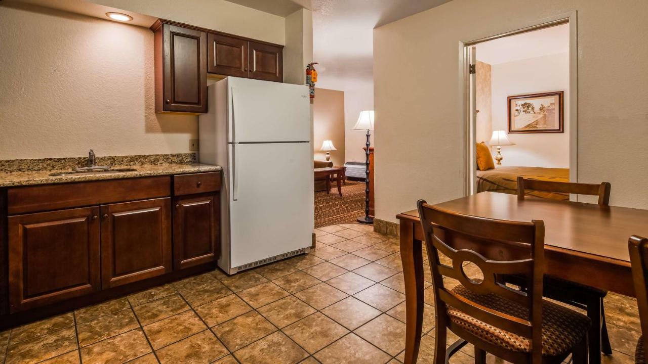 Best Western Plus Humboldt House Inn Garberville Exterior photo